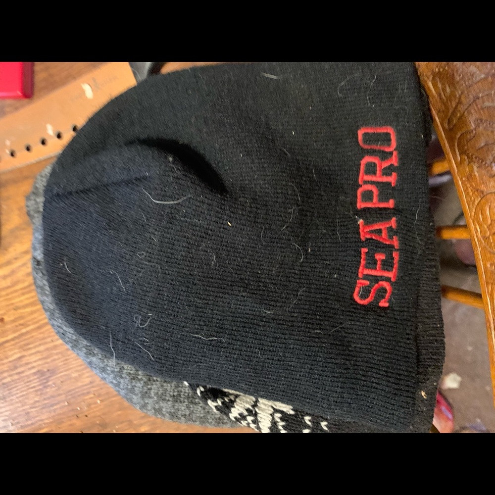 Winter hats - Picture 3 of 7
